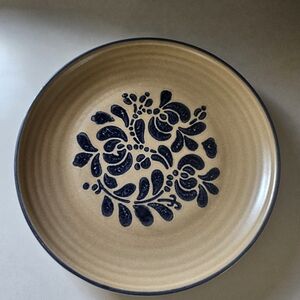 8 Pfaltzgraff Folk Art Pattern Dinner Plate with Navy Floral Motif